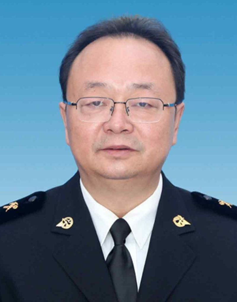 闵飞